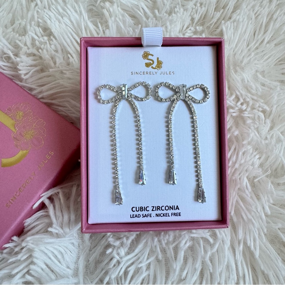 Sincerely Jules Cubic Zirconia Bow Earrings (Silver)